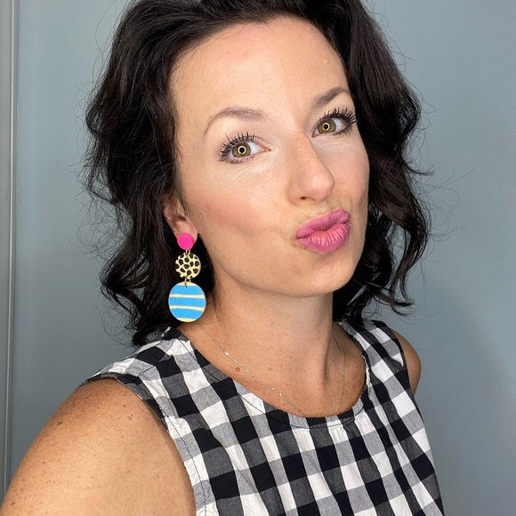 Meet your Posher, April - Picture 7 of 8